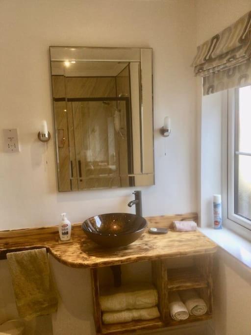 Ferienwohnung Henwick House Beautiful Flat,Private Parking, Short Walk To Town Ludlow Exterior foto