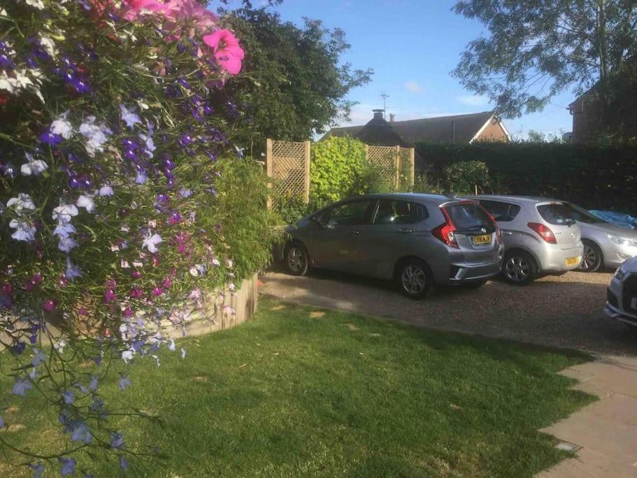 Ferienwohnung Henwick House Beautiful Flat,Private Parking, Short Walk To Town Ludlow Exterior foto